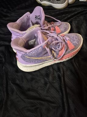 Nike Kyrie 7 Sisterhood